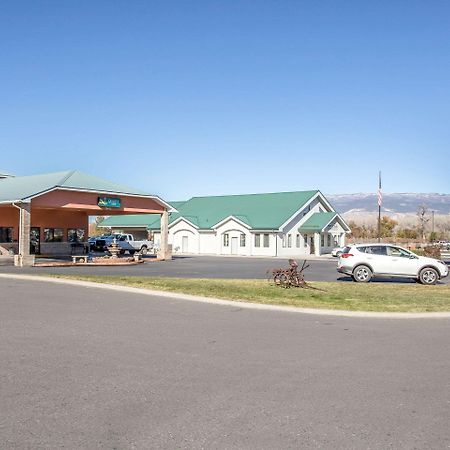 Quality Inn Delta Gateway To Rocky Mountains Exterior photo